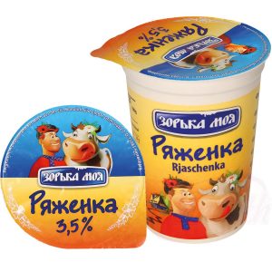 Ryashenka-jogurtový výrobok 3,5% tuku v obsahu mlieka.